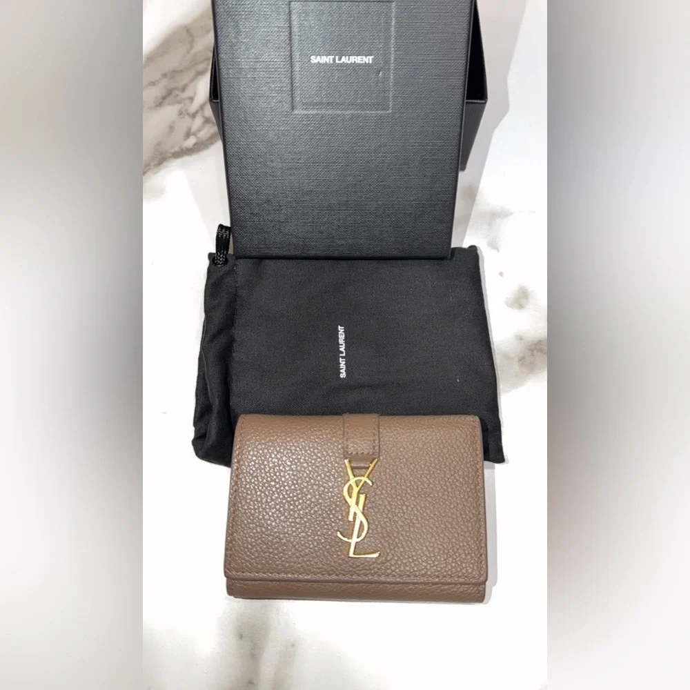 SAINT LAURENT Grained Calfskin Monogram Key Case YSL beige w/COA